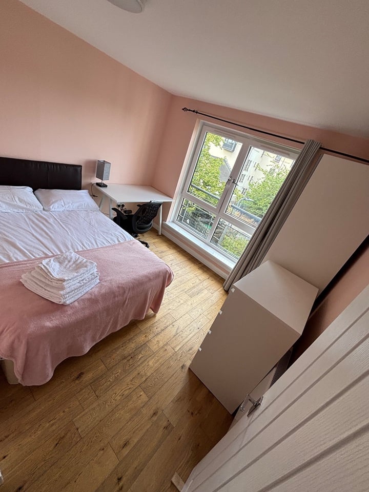Room in a Shared Flat, St Johns Hill, EH8 photo 2