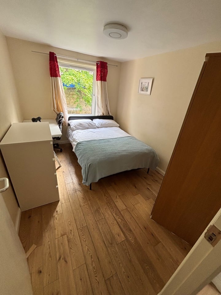 Room in a Shared Flat, St Johns Hill, EH8 photo 3
