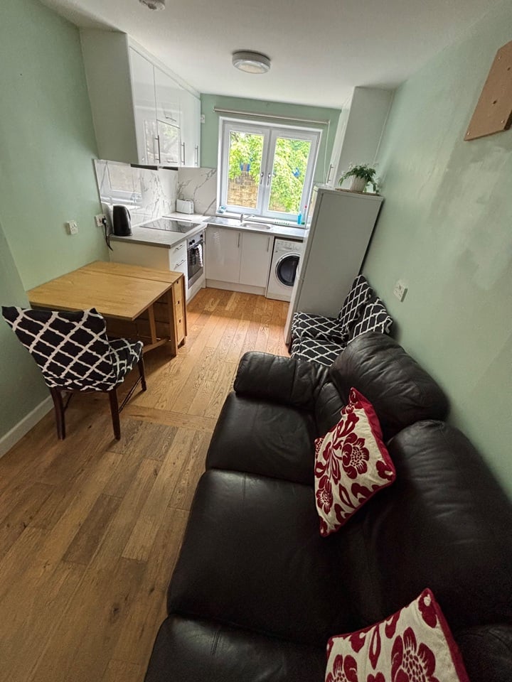 Room in a Shared Flat, St Johns Hill, EH8 photo 4