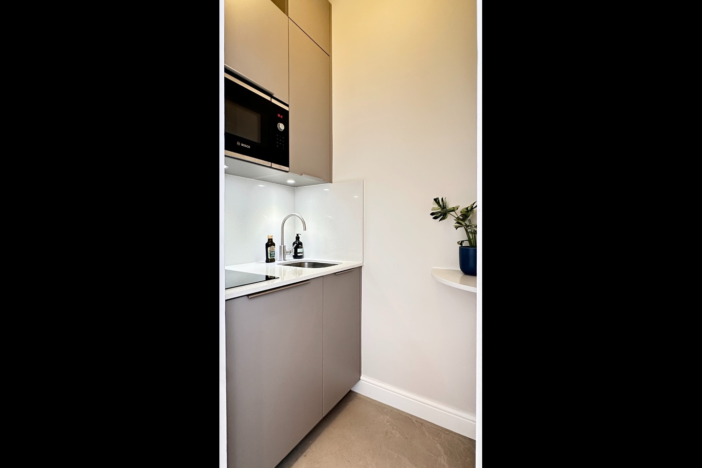 Studio Flat, Draycott Place, SW3 photo 4