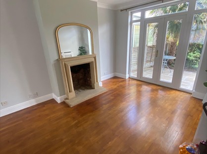 3 Bed Detached House, Lancelot Road, IG6