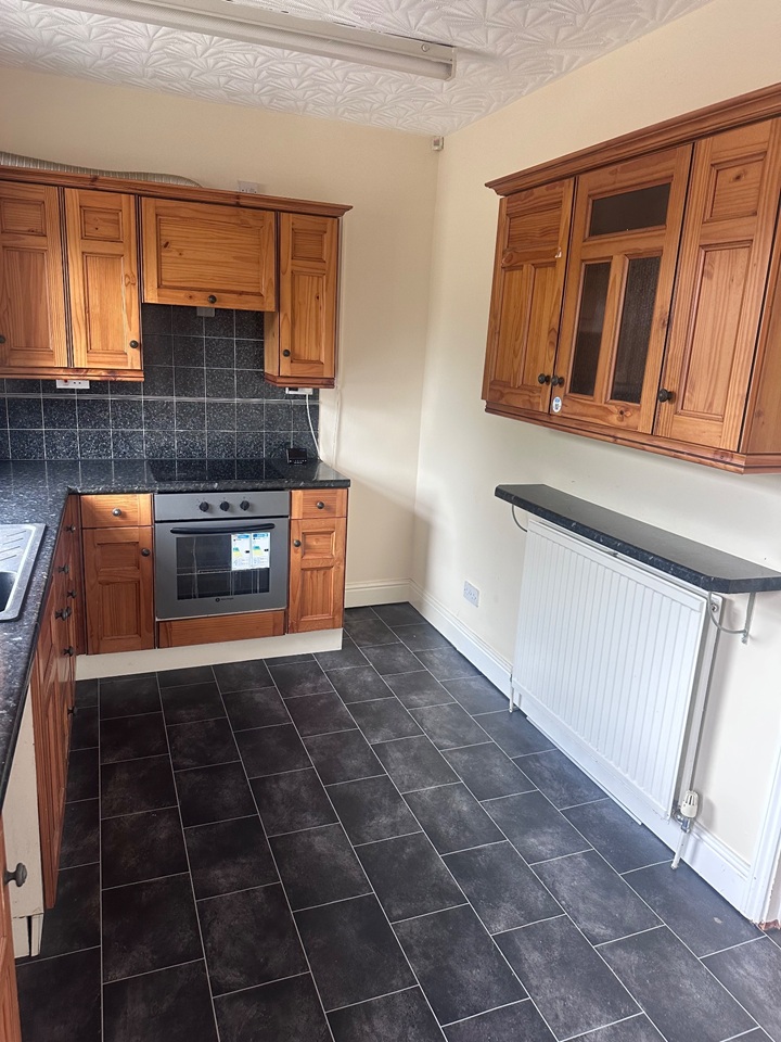2 Bed Semi-Detached House, Masters Crescent, S5 photo 4