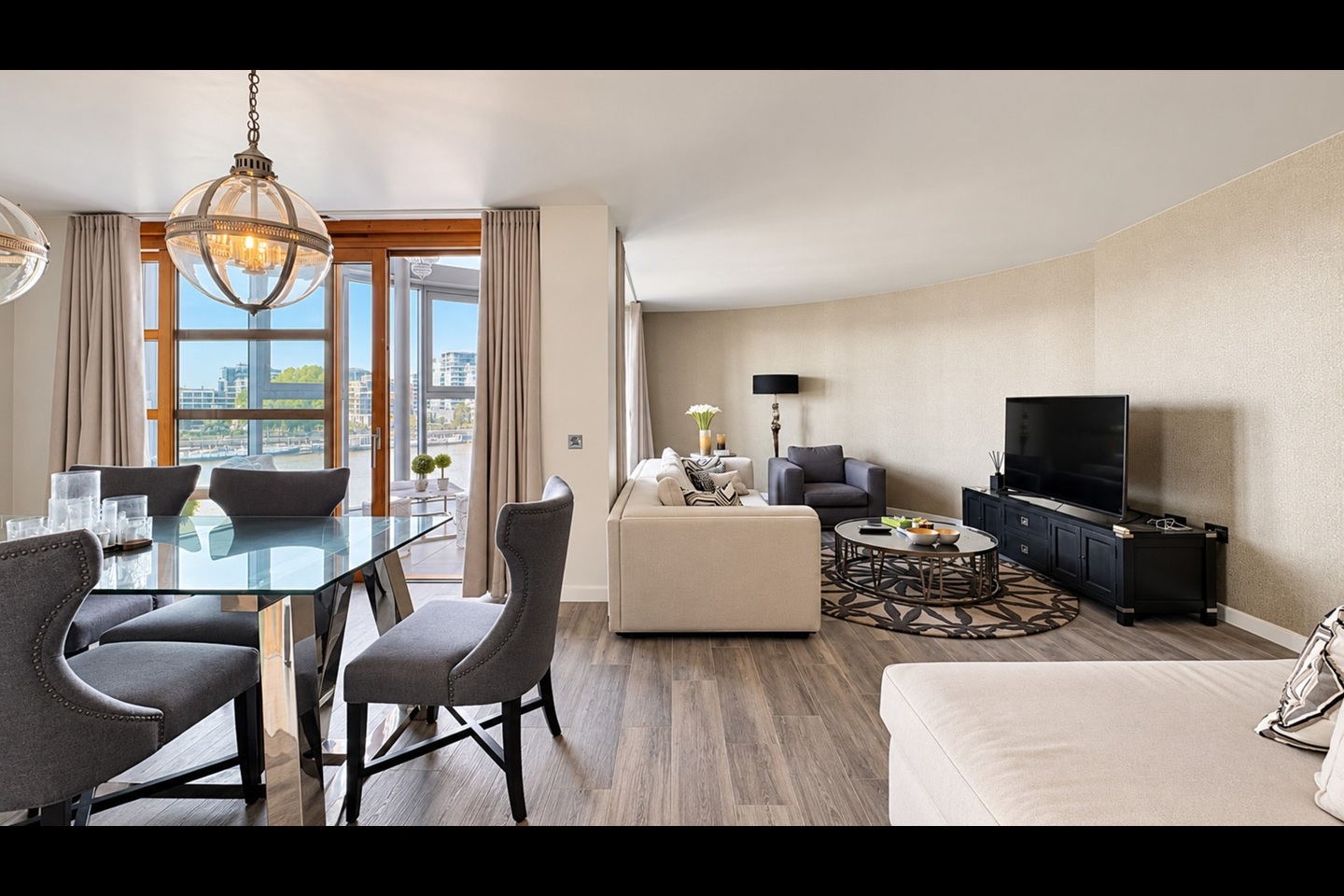 3 Bed Flat, Lombard Road, SW11
