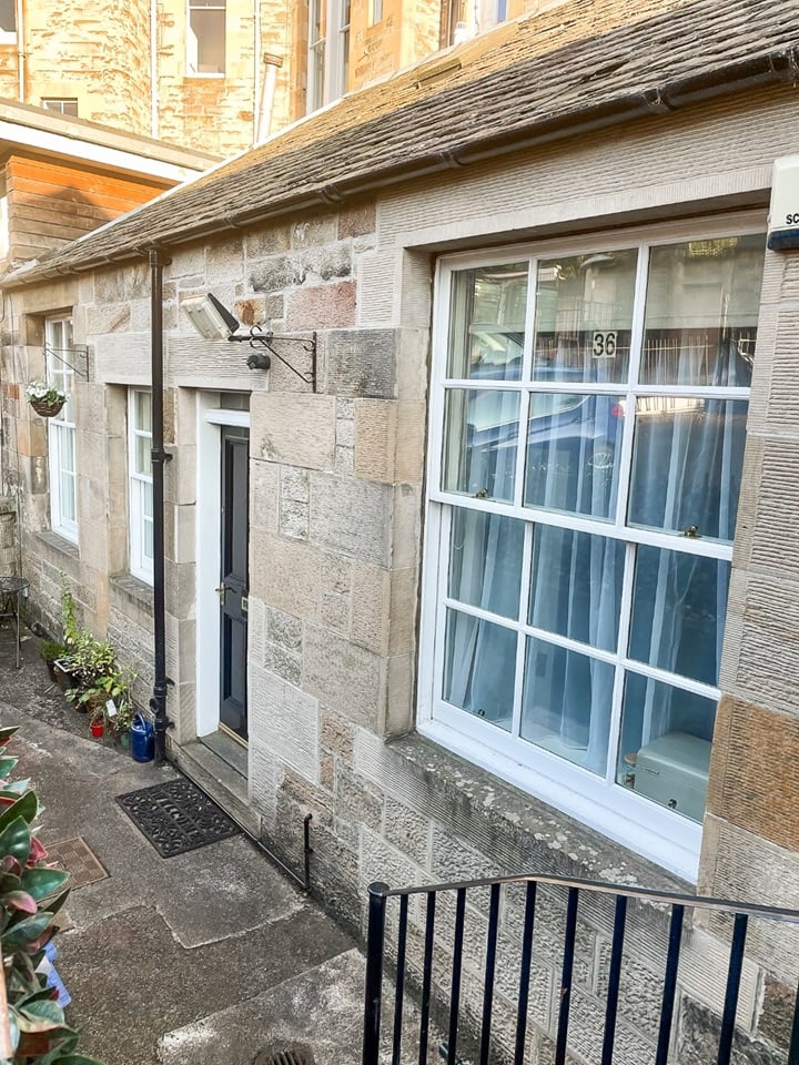 1 Bed Bungalow, Lynedoch Place Lane, EH3