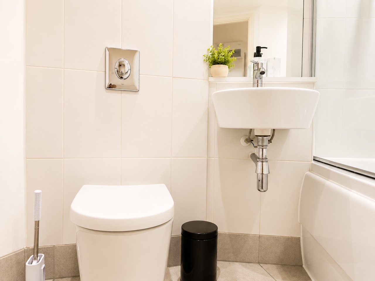 1 Bed Flat, Spencer Point, B18 photo 3