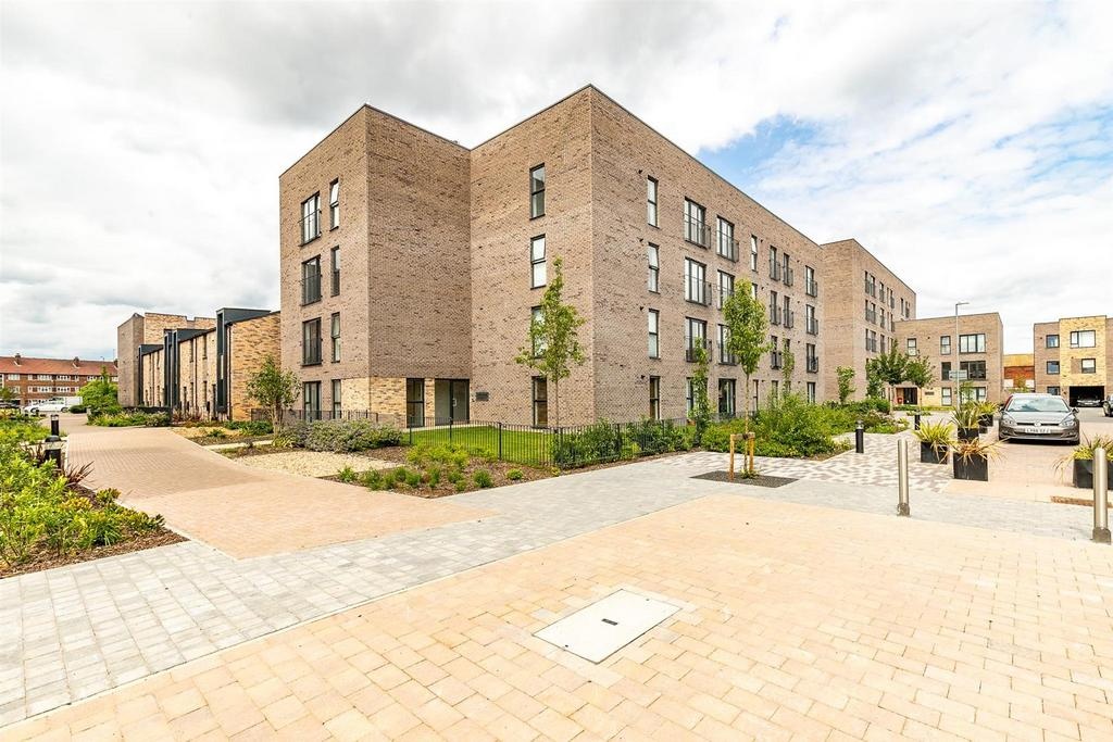 2 Bed Flat, Enriqueta Rylands Close, M32
