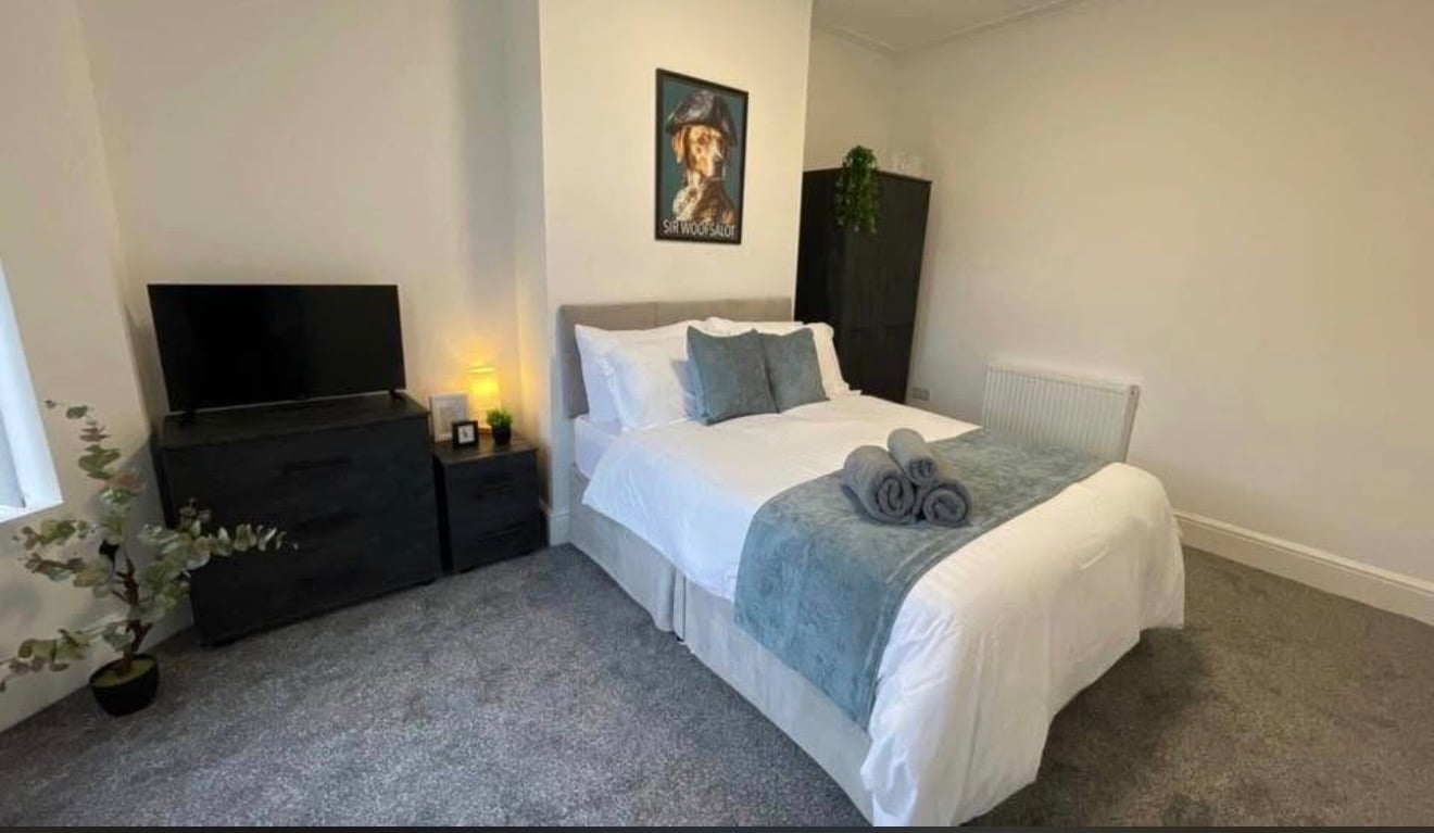 Room in a Shared House, Morecroft Road, CH42 photo 2