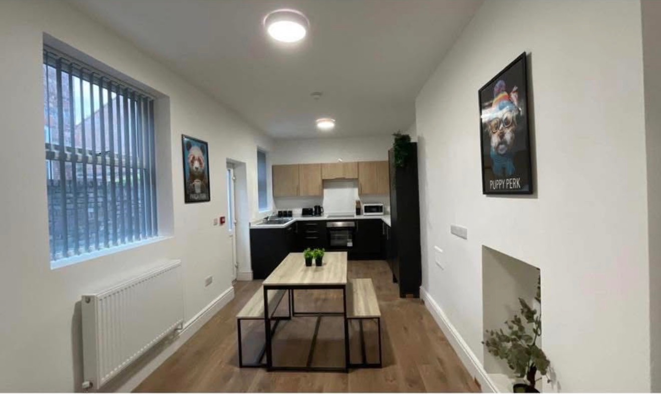 Room in a Shared House, Morecroft Road, CH42 photo 3