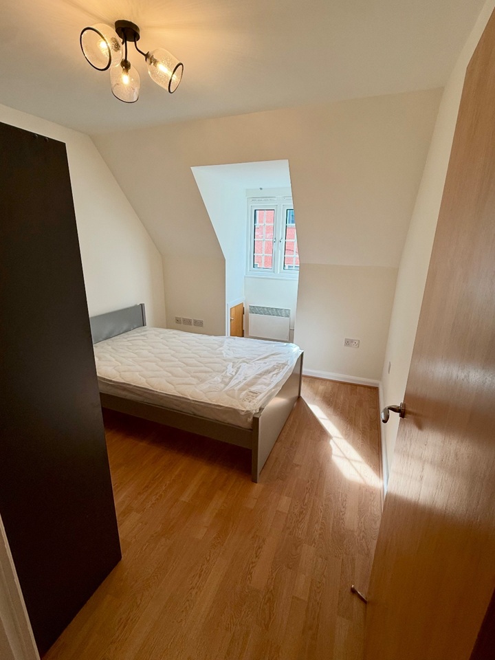 1 Bed Flat, New Market St, B3 photo 5