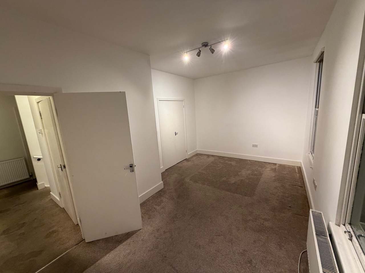 2 Bed Flat, Holloway Road, N19 photo 2