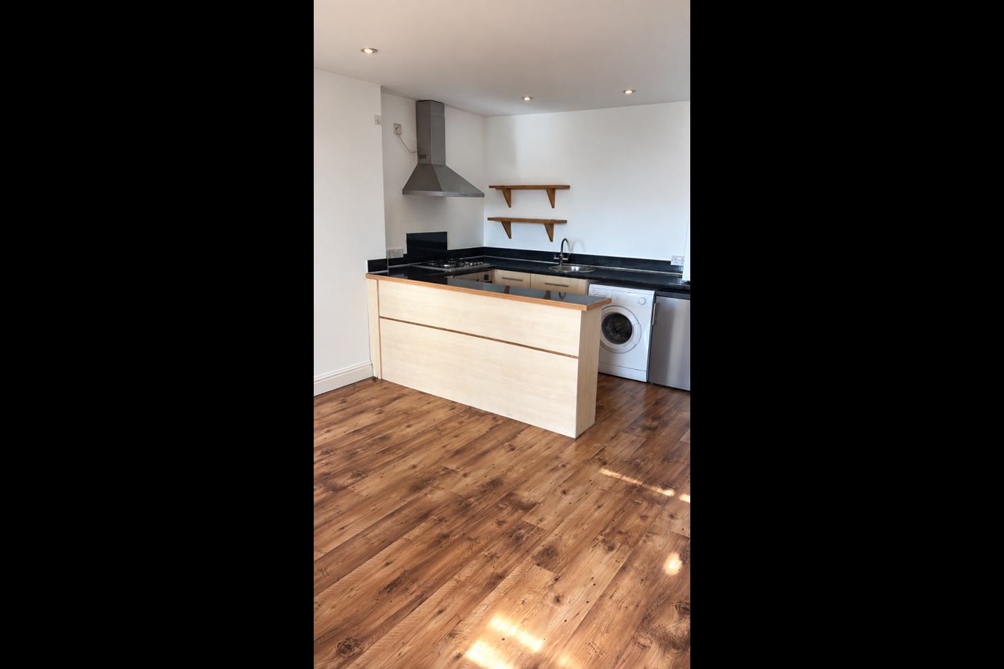 1 Bed Flat, Bath Road, RG1 photo 3