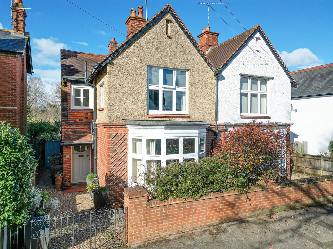 3 Bed Semi-Detached House, Harrogate Road, RG4