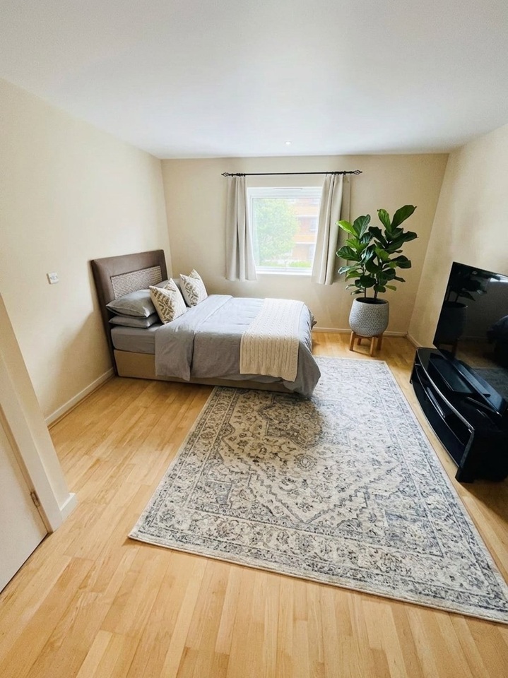 Room in a Shared Flat, Mill Pond Close, SW8