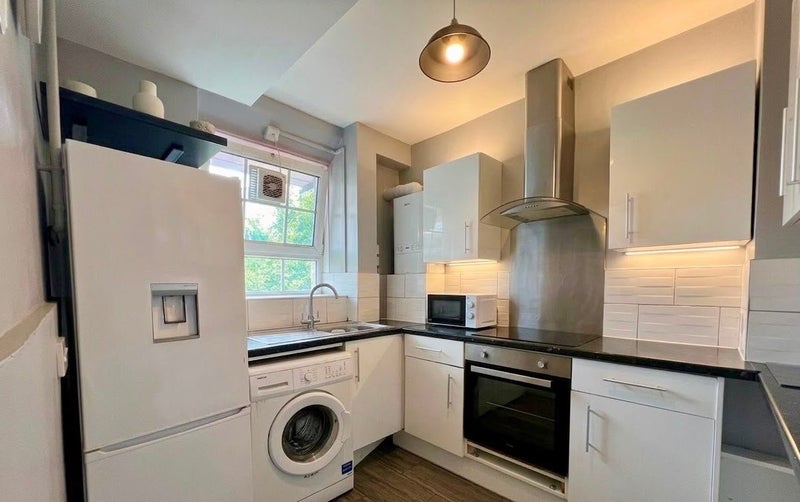 Room in a Shared Flat, Clive House, SW8 photo 3