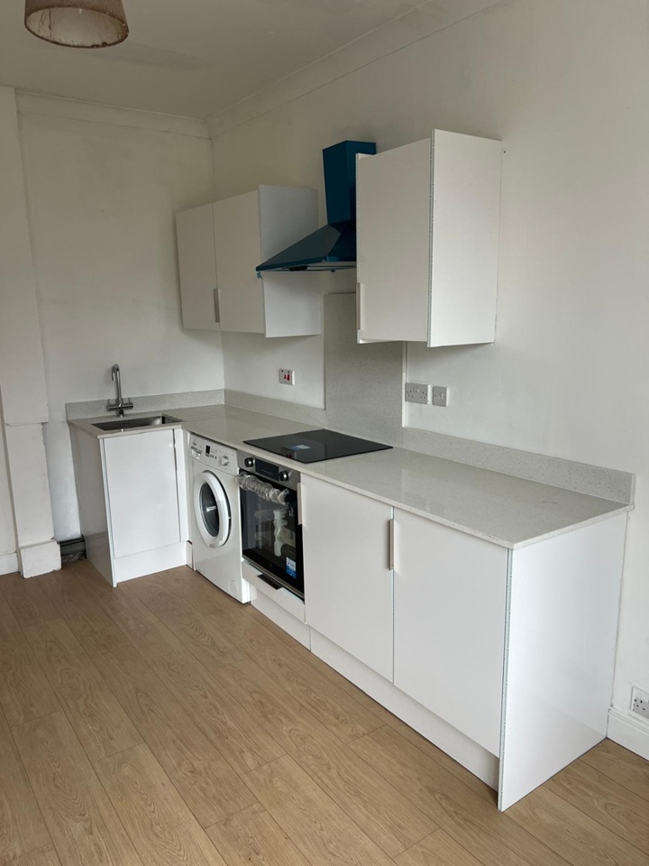 Studio Flat, London, SW9