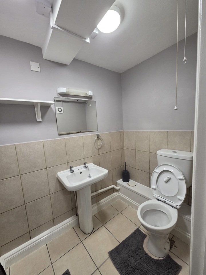 Studio Flat, Montpelier Road, BN1 photo 5