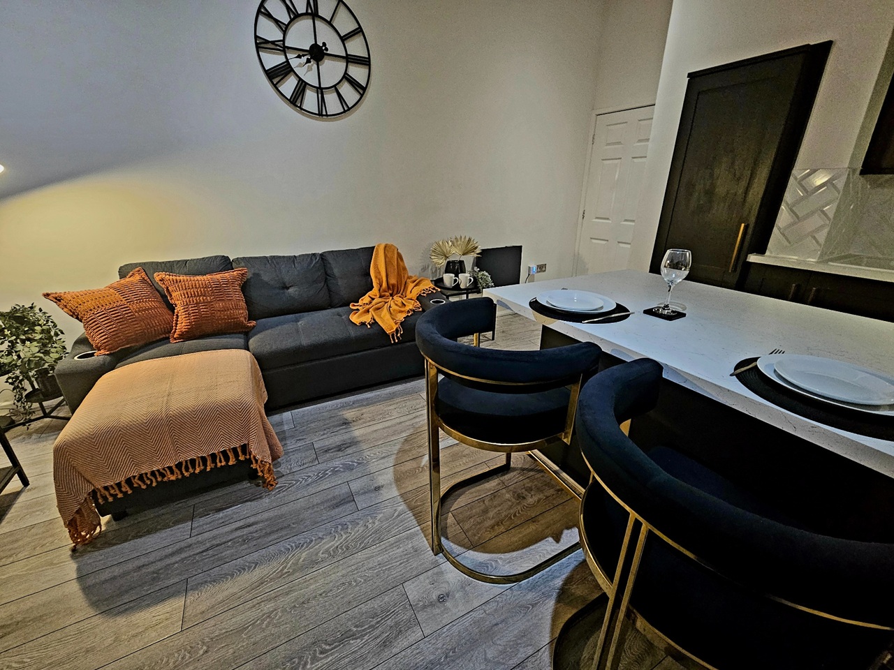 1 Bed Flat, Rodney St, L1 photo 5