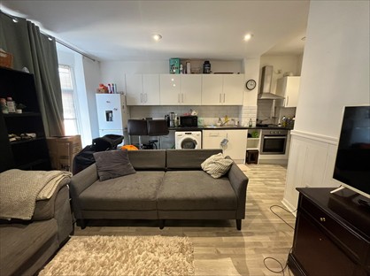 2 Bed Flat, East Street, SS2