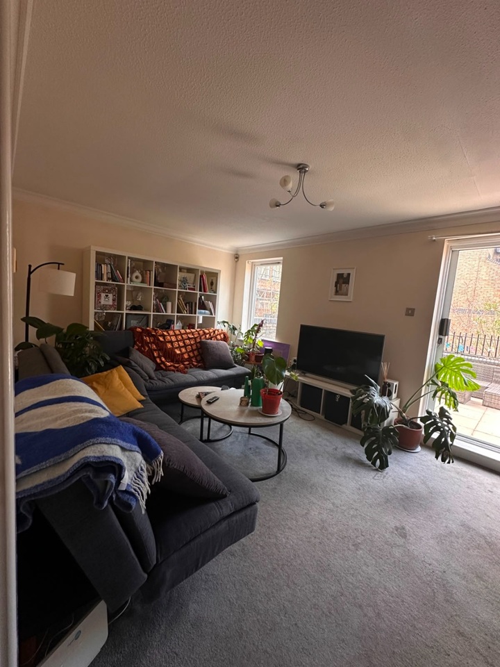 2 Bed Maisonette, Back Church Lane, E1 photo 2