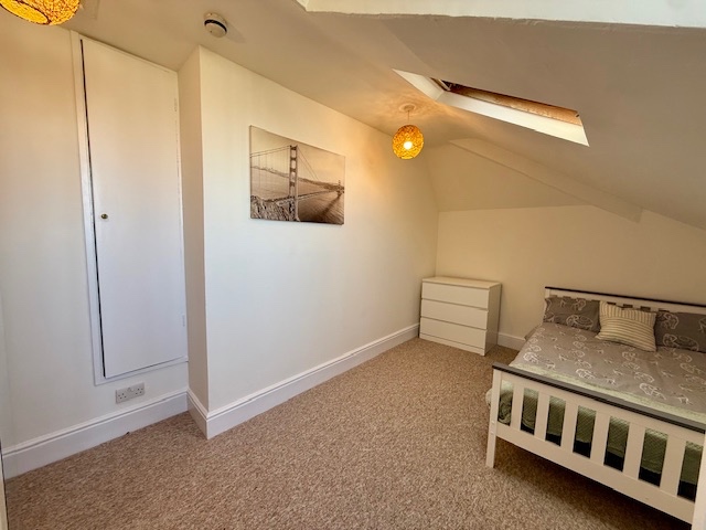 Room in a Shared House, Bath Road, BS4 photo 2
