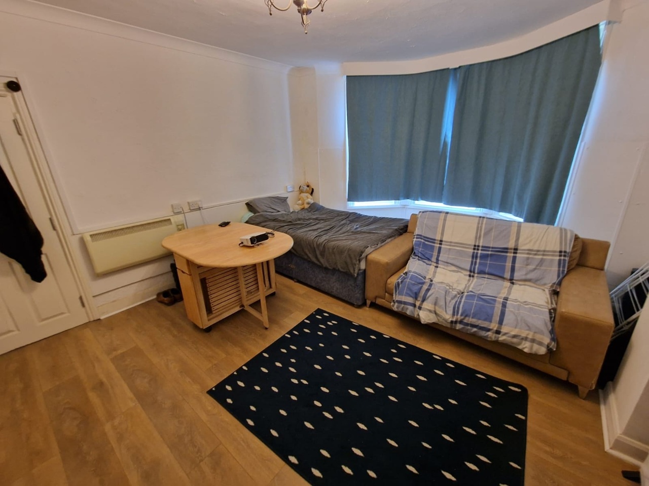 Studio Flat, Sackville Road, BN3