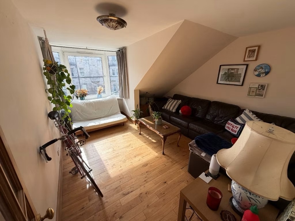 2 Bed Flat, Ferry Road, EH6 photo 2