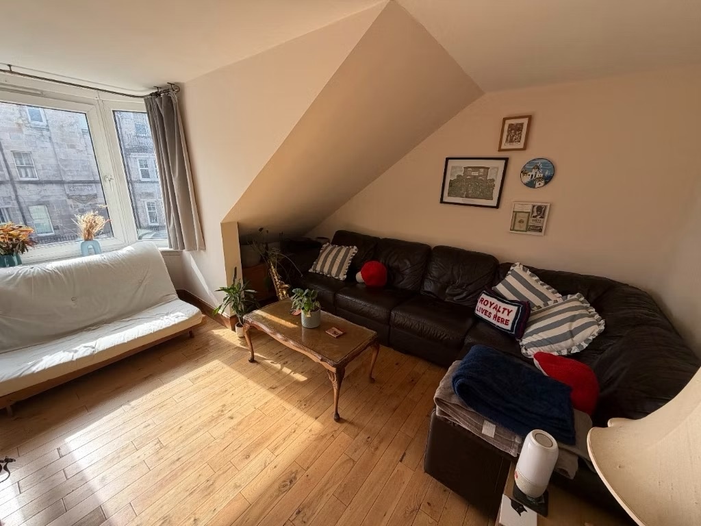 2 Bed Flat, Ferry Road, EH6 photo 3