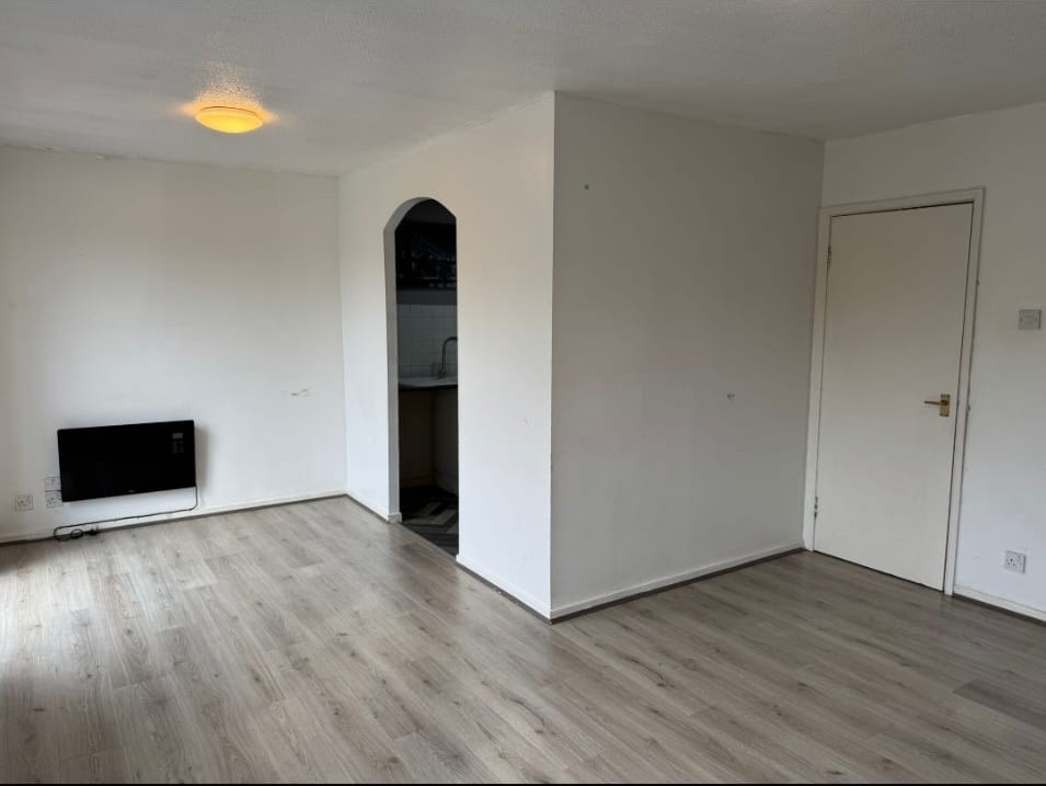 Room in a Shared Flat, Melton Road, M8 photo 2