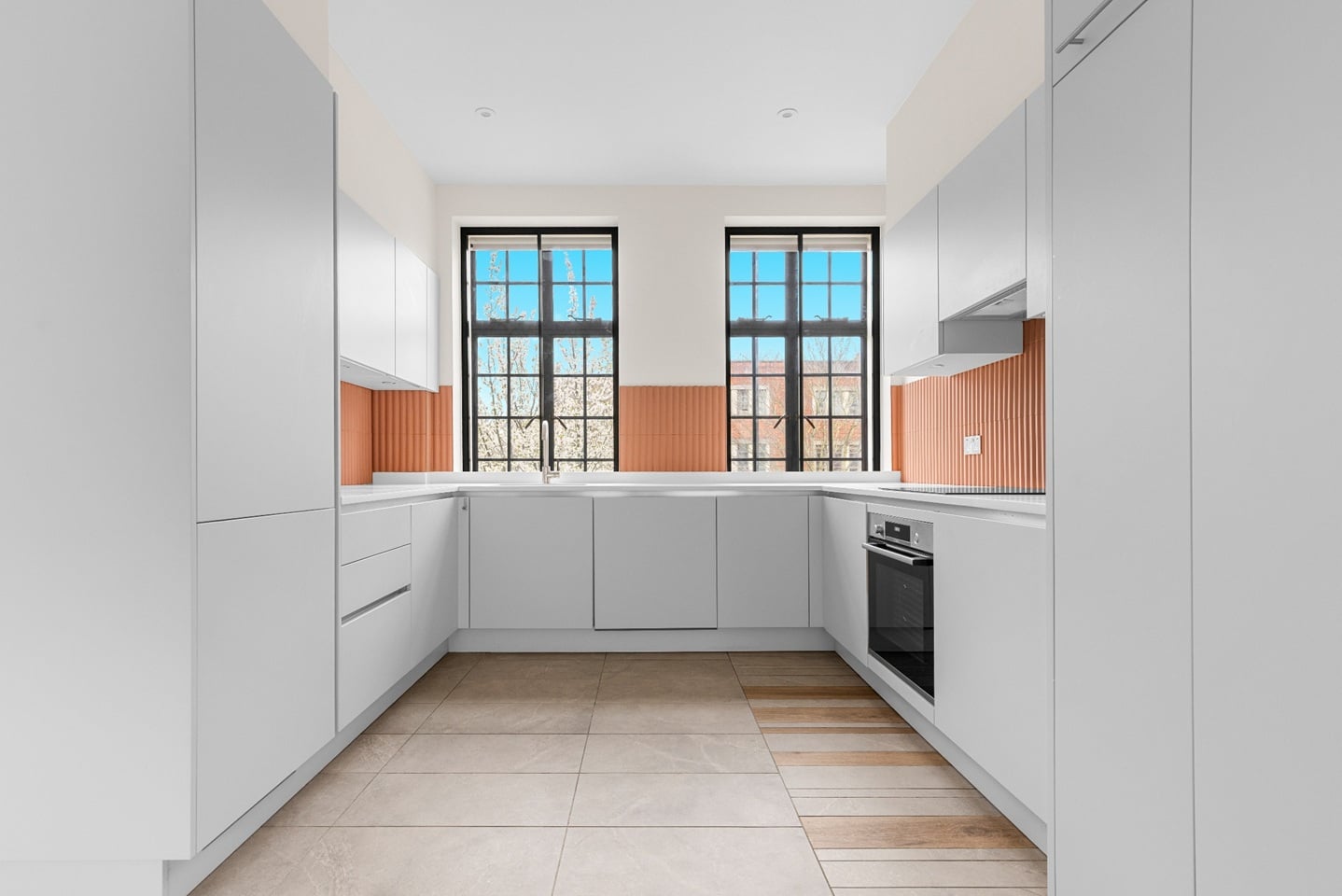 2 Bed Flat, Kember Street, N1 photo 2