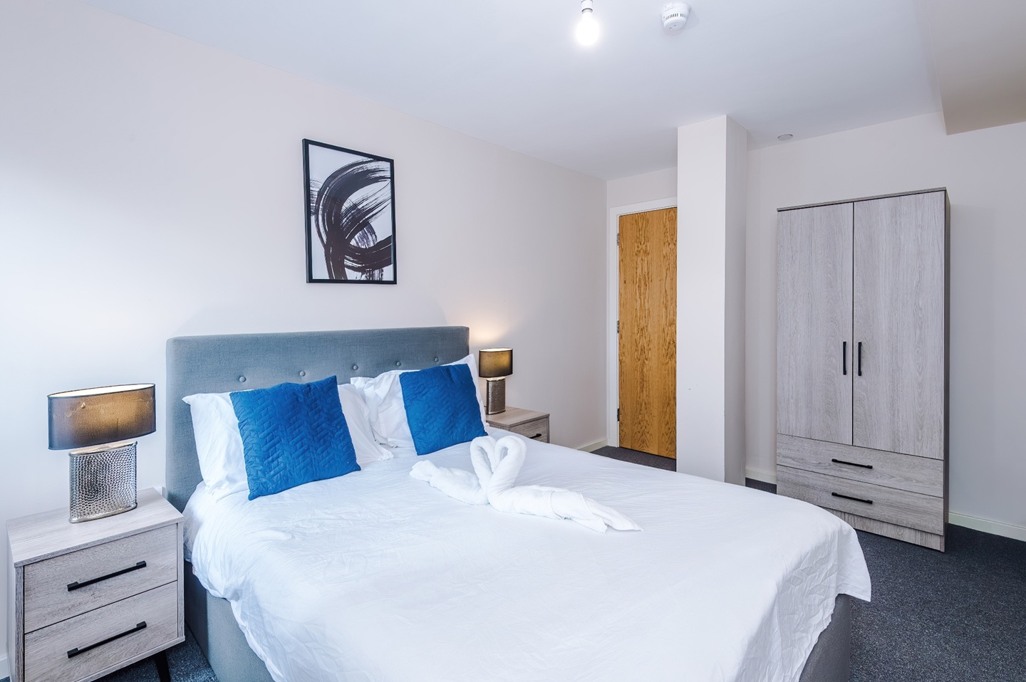 2 Bed Flat, Belltower House, M15 photo 3