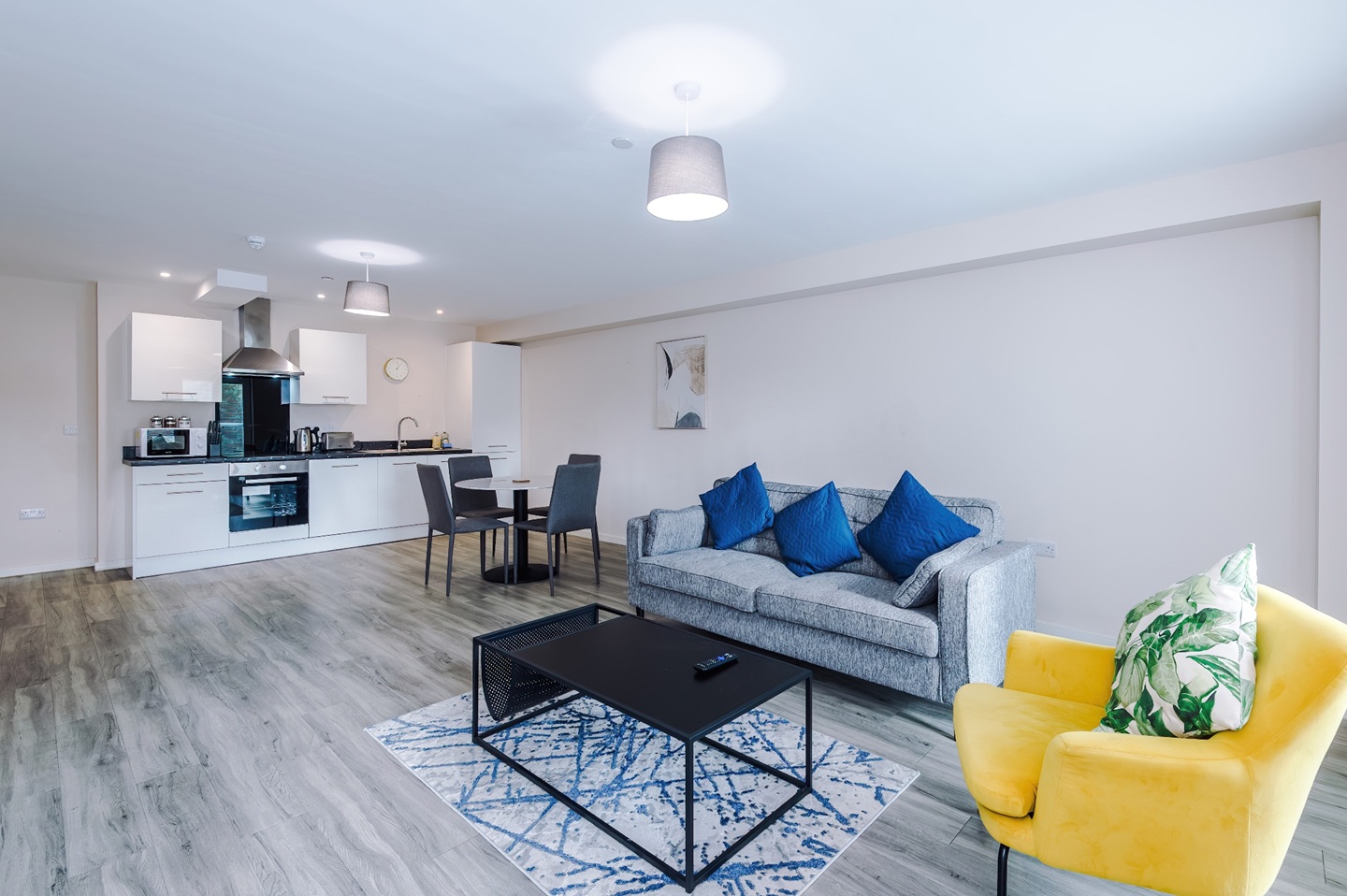 2 Bed Flat, Belltower House, M15 photo 5