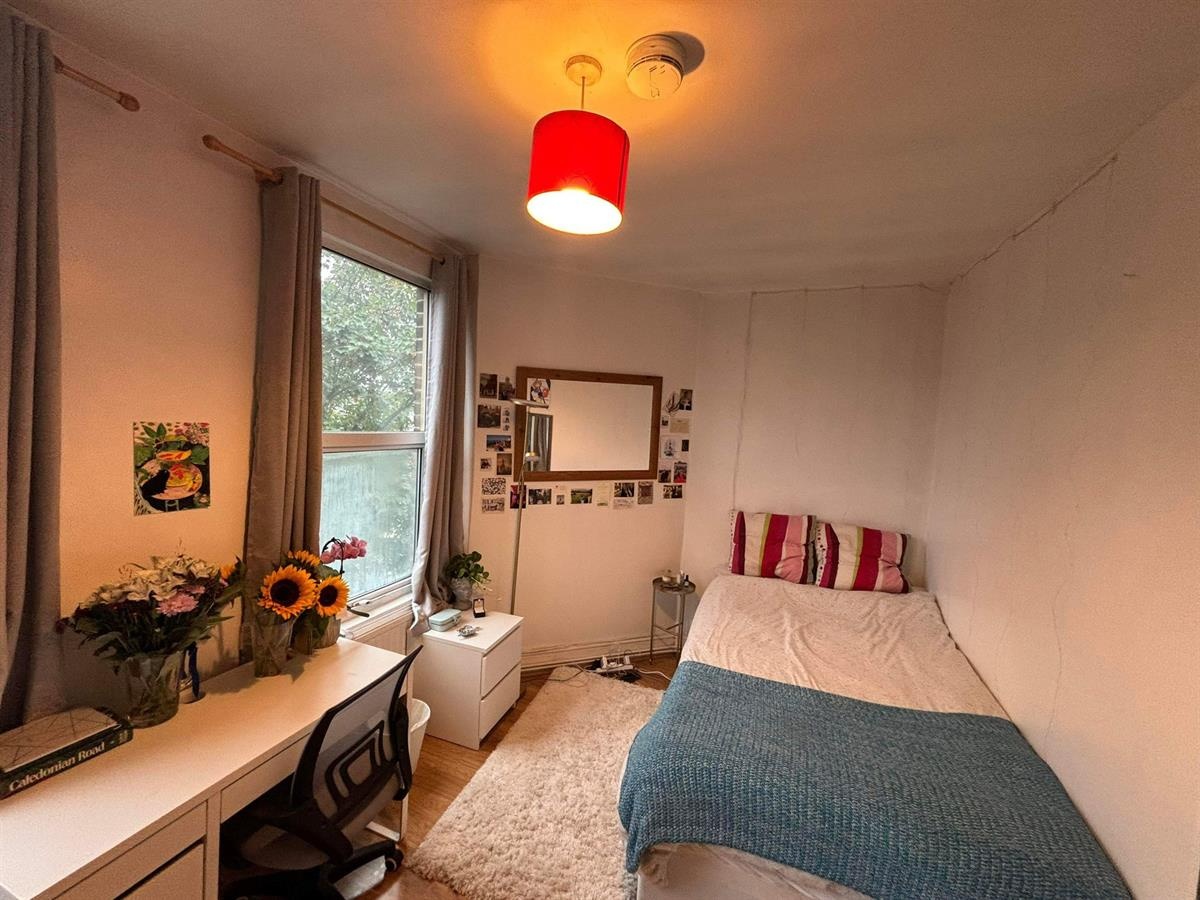 4 Bed Flat, Loraine Mansions, N7 photo 3