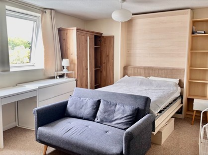1 Bed Flat, Durham Road, SW20