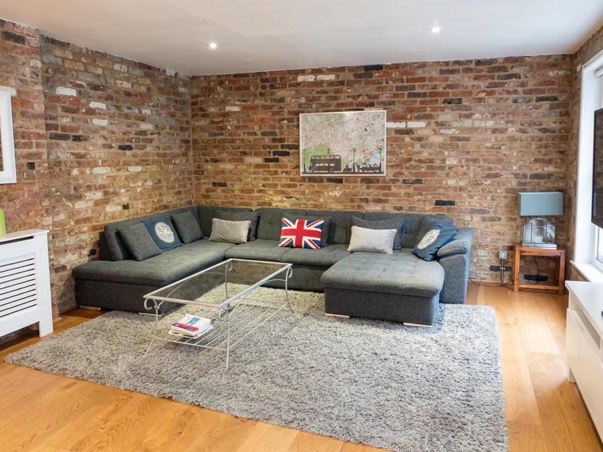 2 Bed Semi-Detached House, Fullwood's Mews, N1