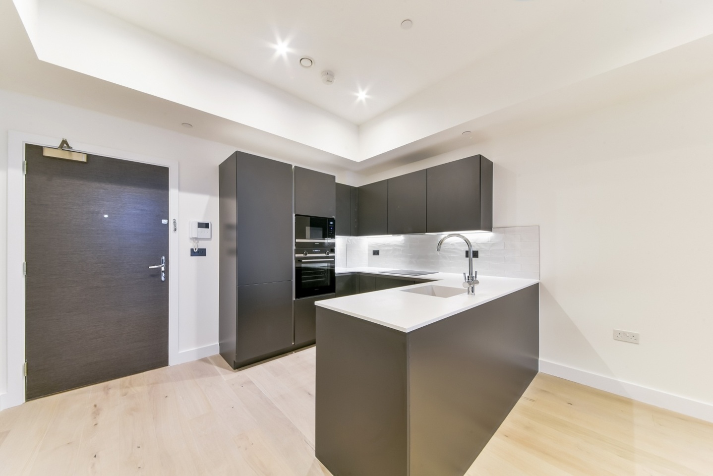 2 Bed Flat, New Tannery Way, SE1 photo 3