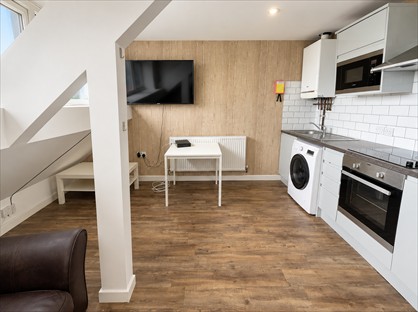 2 Bed Flat, Fabian Way, SA1