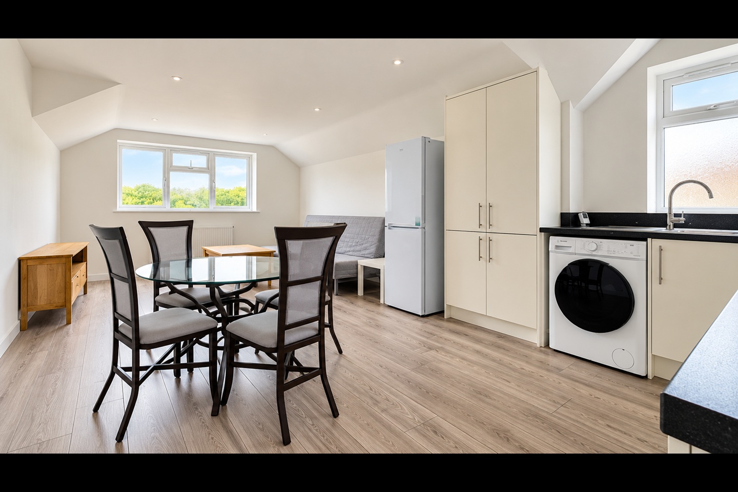 1 Bed Flat, Pinnocks Way, OX2 photo 2