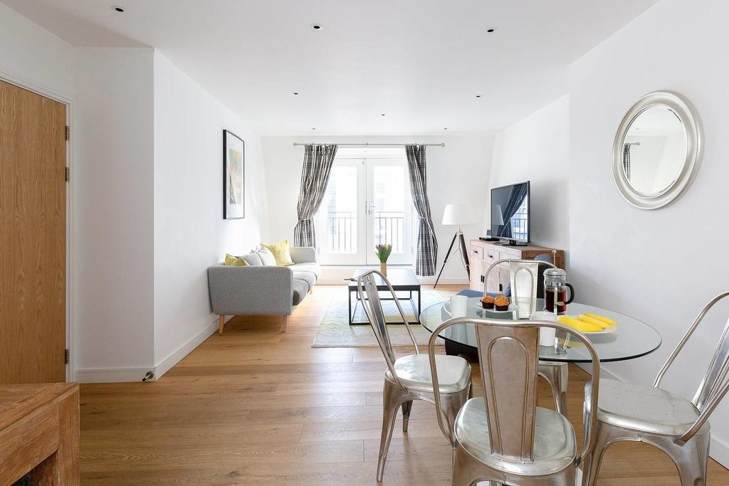 2 Bed Flat, Lovat Lane, EC3R photo 2