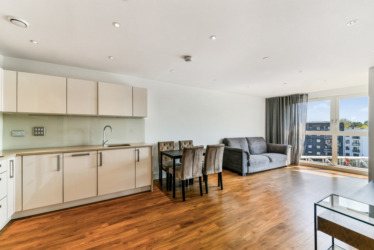 2 Bed Flat, Queensland Road, N7 photo 4