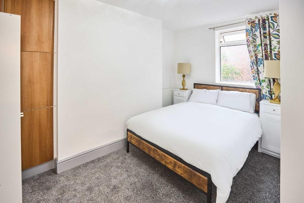 1 Bed Flat, Mansfield Road, NG1 photo 2