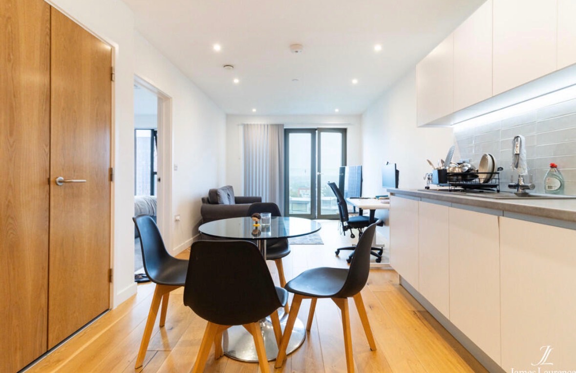 1 Bed Flat, Windmill St, B1