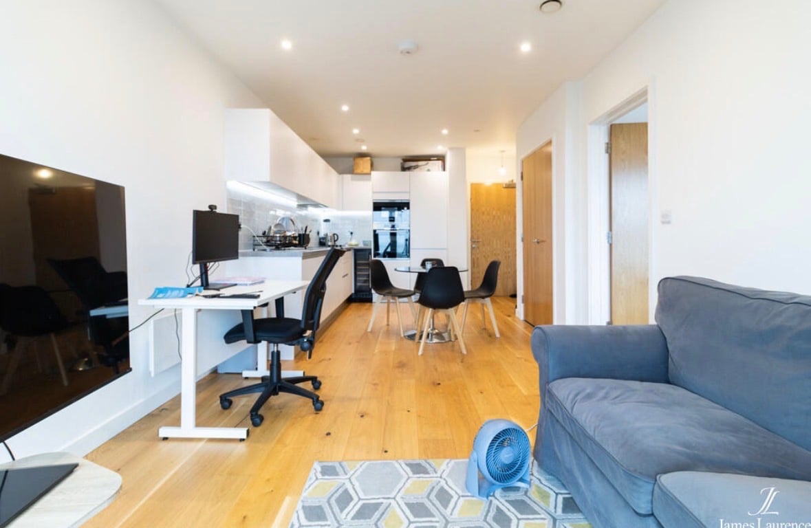 1 Bed Flat, Windmill St, B1 photo 5