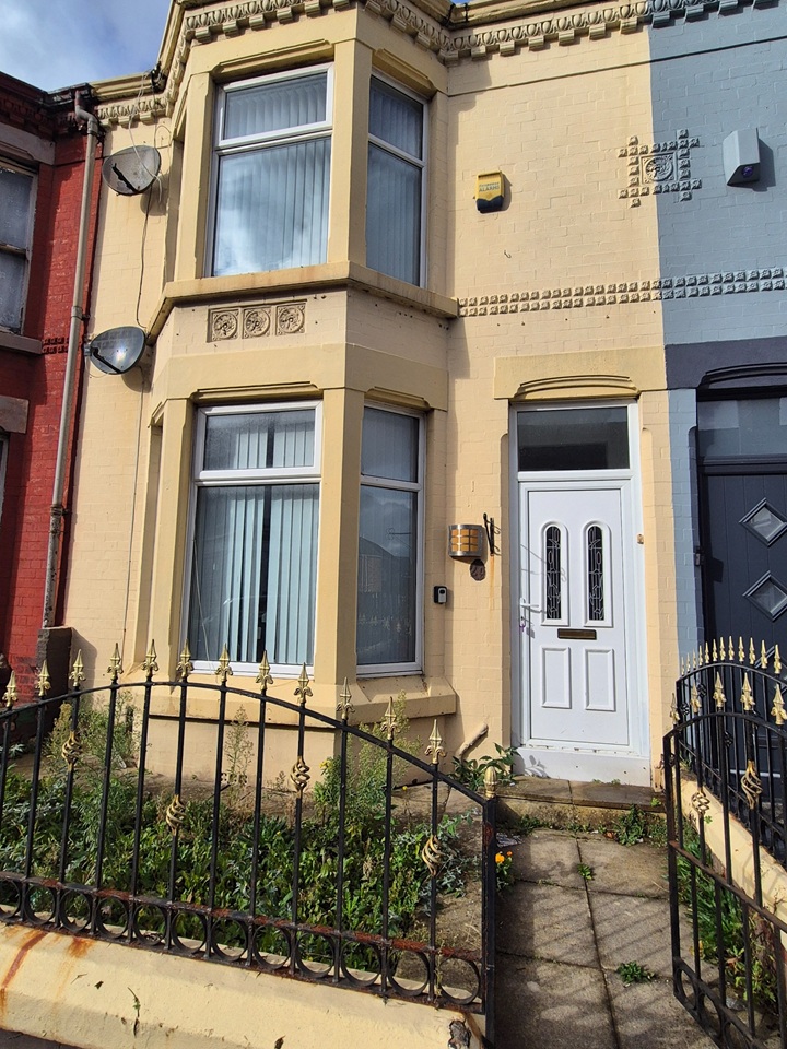 Room in a Shared House, Clifton Road East, L6
