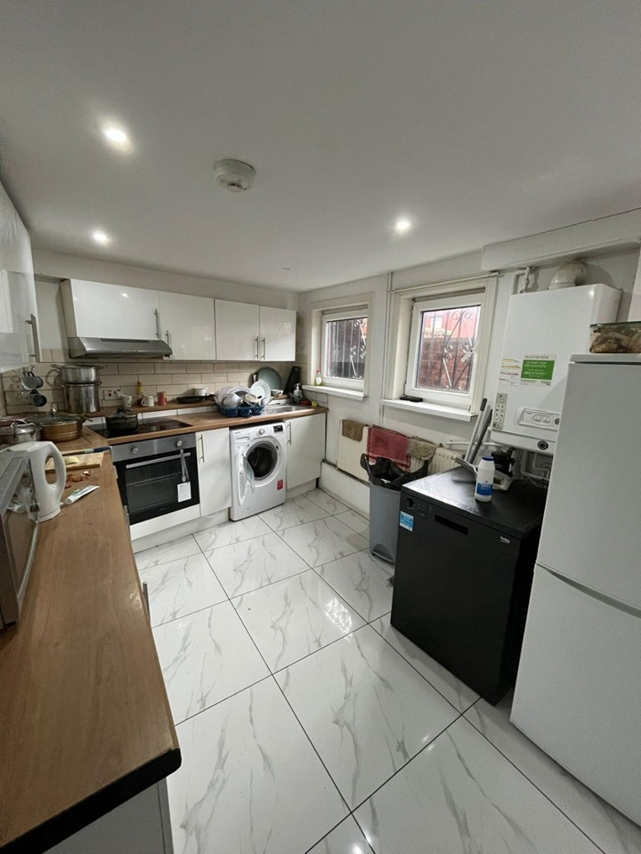 Room in a Shared House, Haddon Road, LS4 photo 2