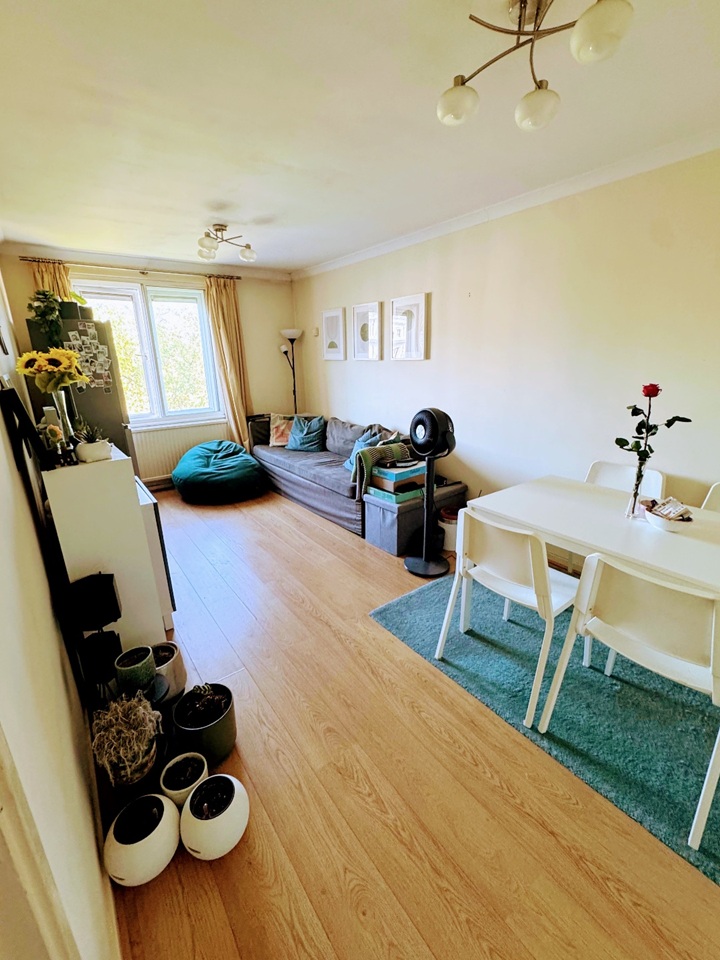 1 Bed Flat, Bishops Bridge Road, W2 photo 3