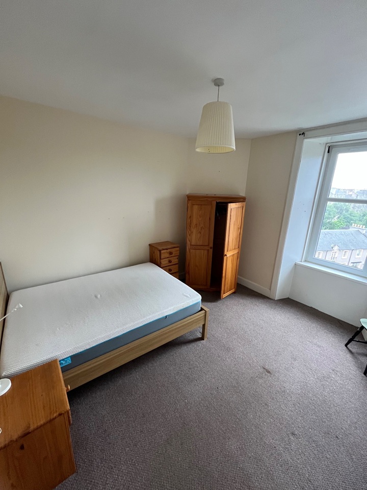 2 Bed Flat, St Leonards St, EH8 photo 5