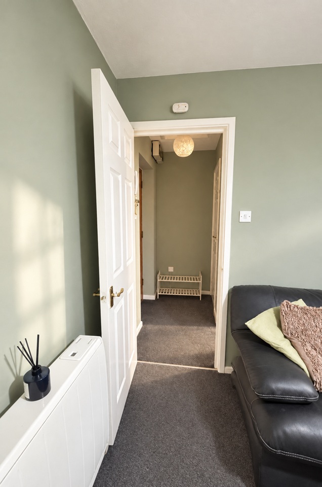 1 Bed Flat, Kern Close, SO16 photo 4