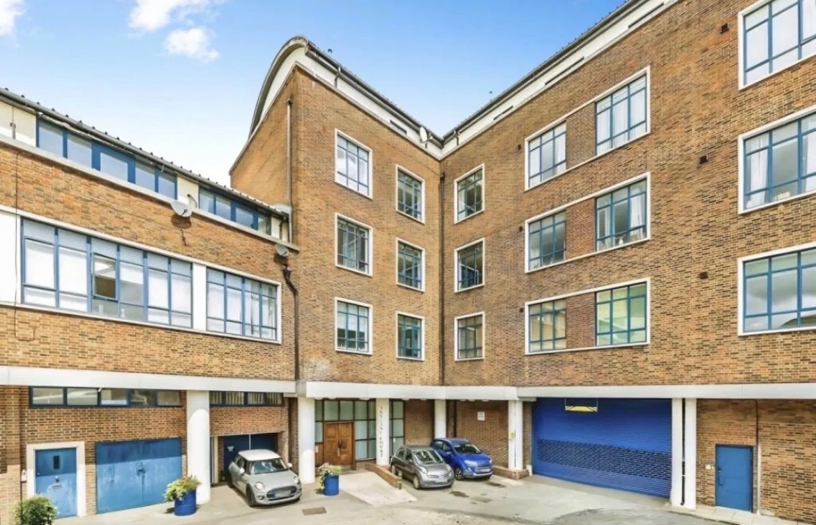2 Bed Flat, Grange Yard, SE1 photo 2