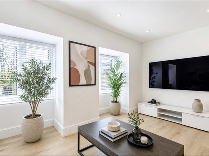 2 Bed Maisonette, Drummond Court, GU1