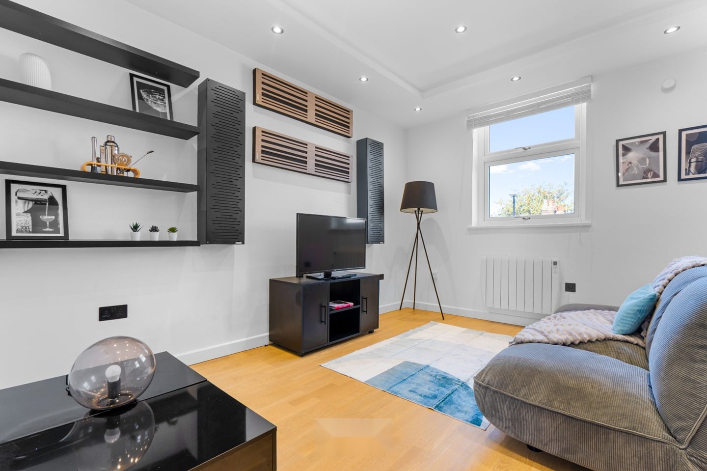 2 Bed Flat, Holloway Road, N19 photo 2